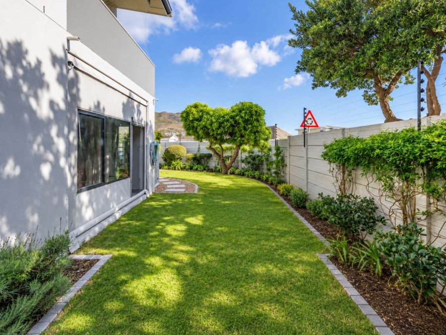 2 Bedroom Property for Sale in Fish Hoek Western Cape